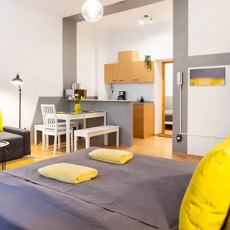 Cozy 2 Room Apartment Next To Hermannstrasse Berlin Exterior photo