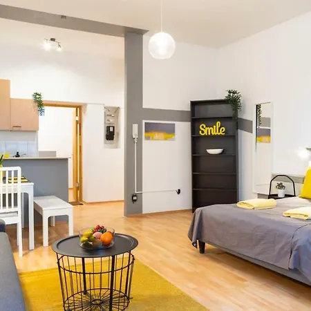 Cozy 2 Room Apartment Next To Hermannstrasse Berlin Exterior photo