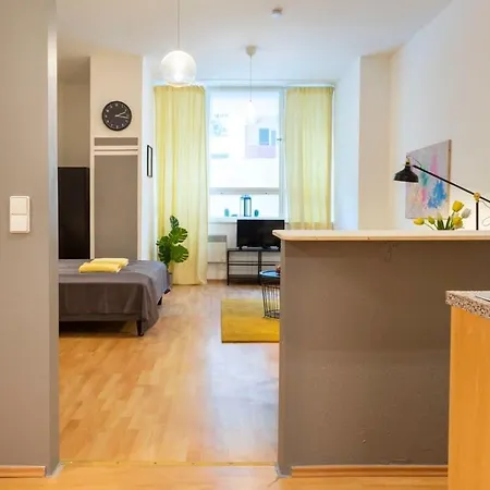 Cozy 2 Room Apartment Next To Hermannstrasse Berlin Exterior photo
