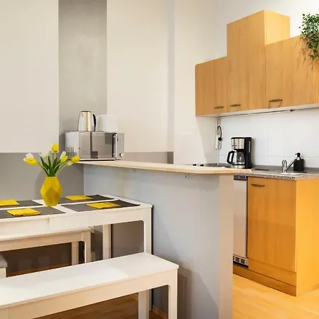 Cozy 2 Room Apartment Next To Hermannstrasse Berlin Exterior photo