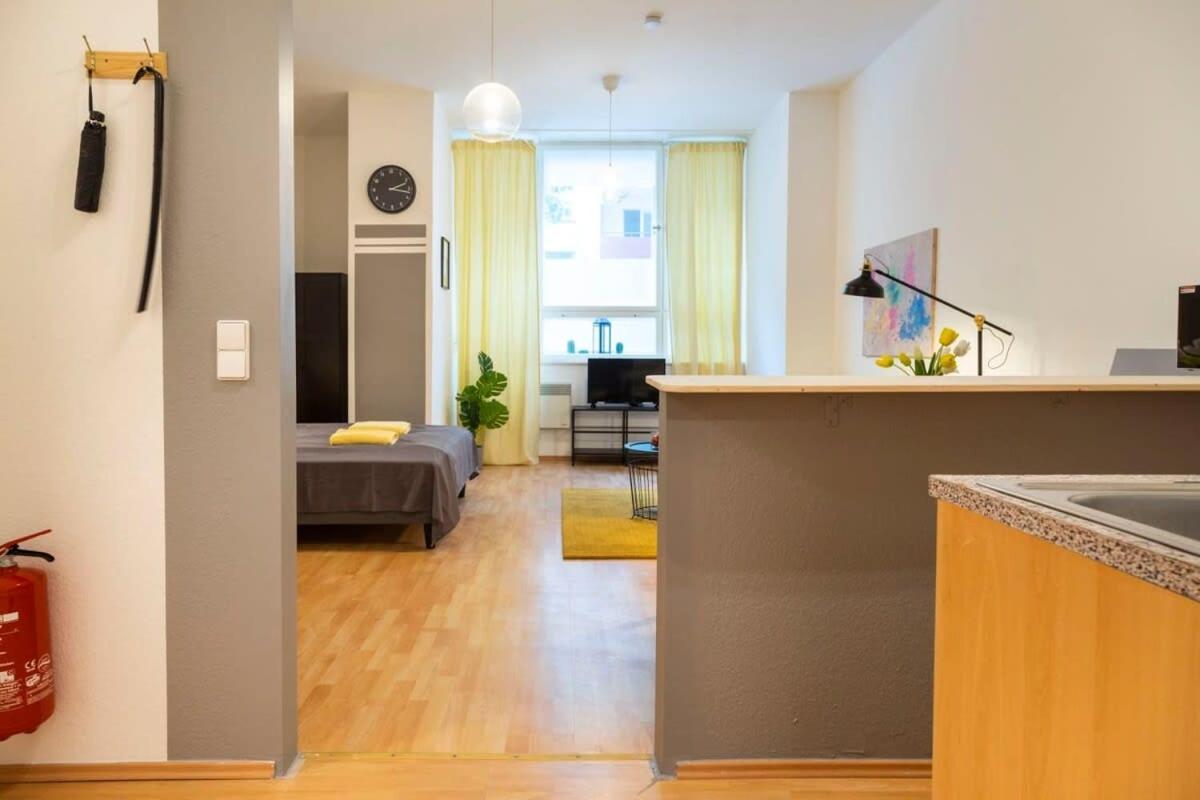 Апартаменты Cozy 2 Next To Hermannstrasse Берлин