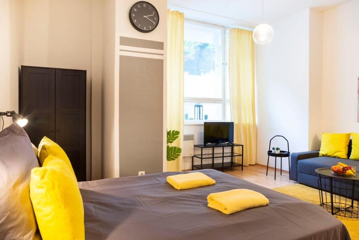 Cozy 2 Next To Hermannstrasse Апартаменты