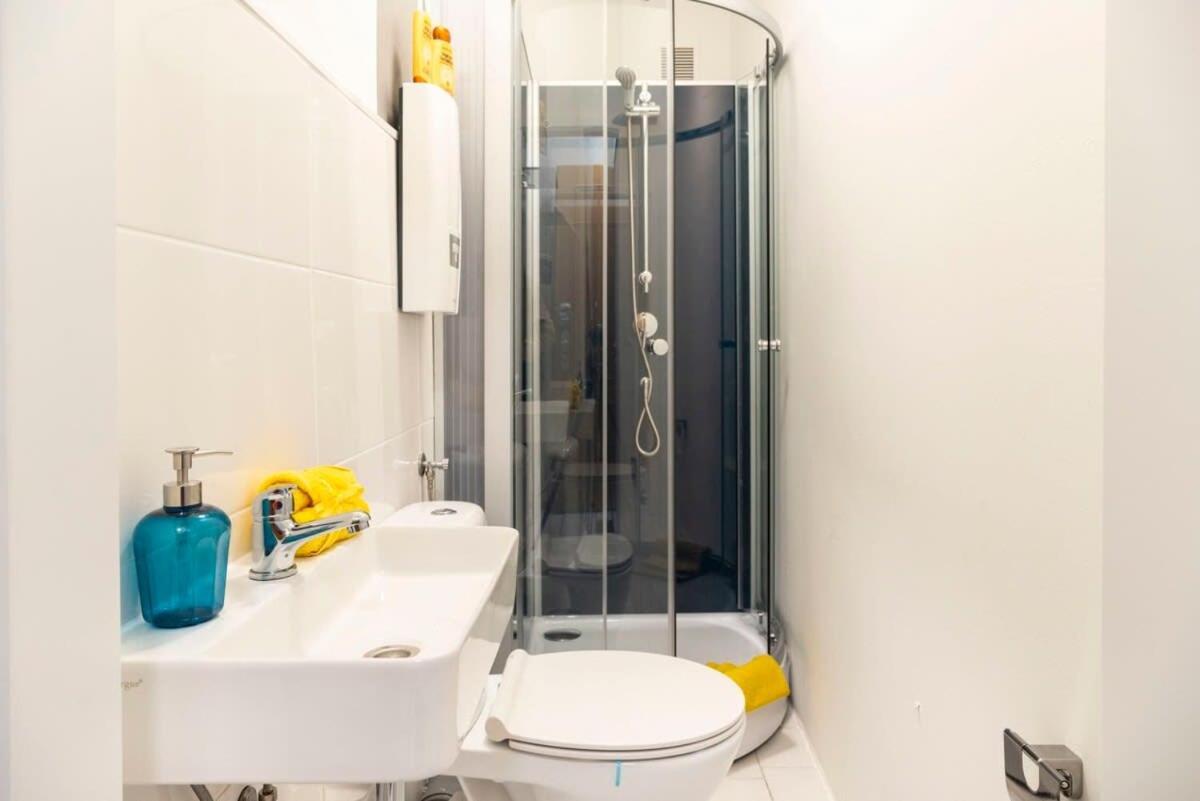 Cozy 2 Next To Hermannstrasse Апартаменты